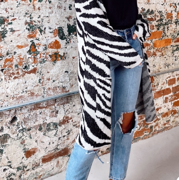 Zebra Lightweight Spring Cardigan - Picture 5 of 5